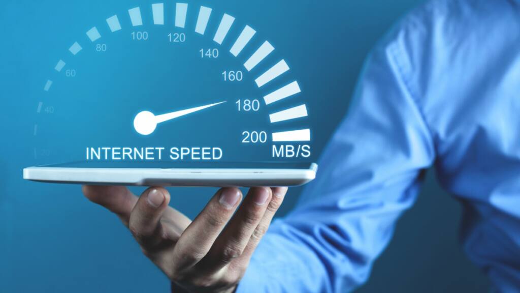 what is a fast internet download speed